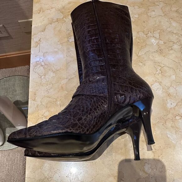 Elegant Brown Heeled Boots - Picture 2 of 14